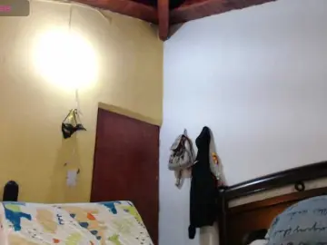 Bongacams Watch Live Sex Cams of EmmaHenderson