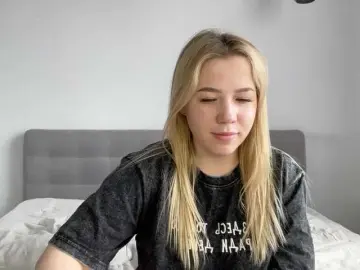 Bongacams Free Porn Cam of AlyraSun