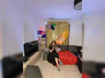 Bongacams Private Sex Chat of BigTwiXXX