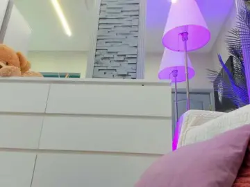 Bongacams Watch Live Sex Cams of Reina-Cummings