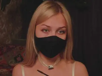 Bongacams Live Sex Cam of Meeeeow