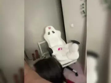 Bongacams Sex Cam of YoloLove