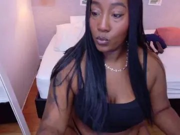 Bongacams Private Sex Chat of kiara-evanss