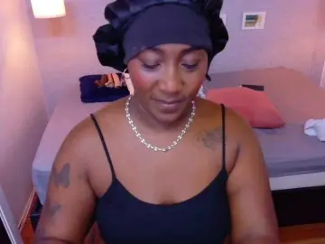 Bongacams Adult Webcam of kiara-evanss