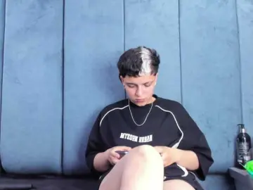 Bongacams Watch Live Sex Cams of MeganThompson