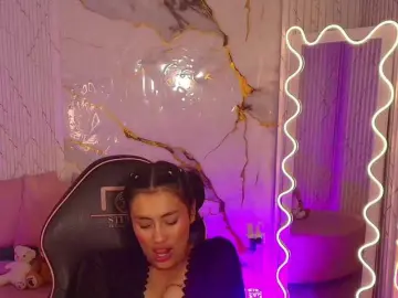 Bongacams Free Live Porn of PEACHY-TAY