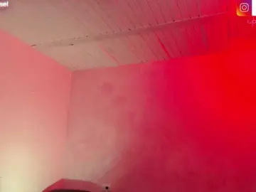 Bongacams Free Porn Cam of RedVelvett-