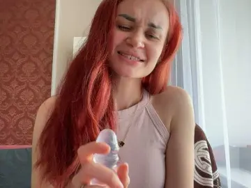 Bongacams Nude Webcam of SweetQueen11