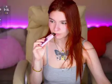 Bongacams Best live sex cam show of RedShinee