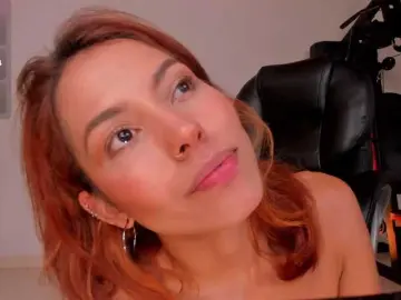 Bongacams Best live sex cam show of AmberColors