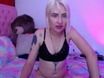 Bongacams Private Sex Chat of yulittlestar28