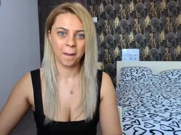 Bongacams Watch Live Sex Cams of CarlaStaceeFun