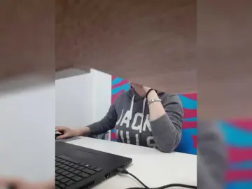 Bongacams Nude Webcam of Angelinamik