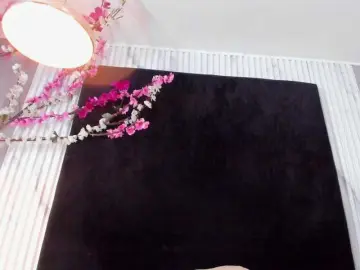 Bongacams Free Live Porn of MONIKFOXCR