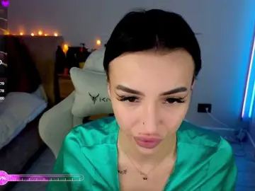 Bongacams Private Sex Chat of AdeleLaCroix