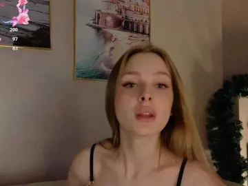 Bongacams Free Live Porn of CrimsonAura