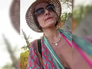 Bongacams Watch Live Sex Cams of -AnnaMaria-