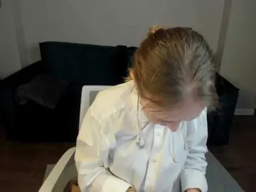 Bongacams Adult Webcam of Angelina-Relax