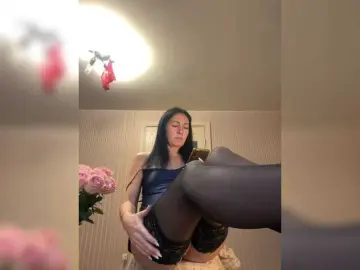 Bongacams Sex Cam of KarolinaMilf