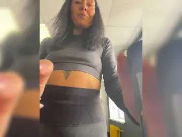 Bongacams Watch Live Sex Cams of KarolinaMilf