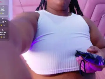 Bongacams Sex Chat of bigcurvymoomy