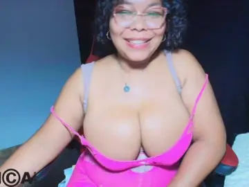 Bongacams Free Live Porn of Italy-boobs