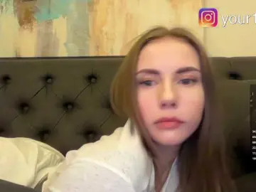 Bongacams Free Porn Cam of -VikkiL0vesCheese-