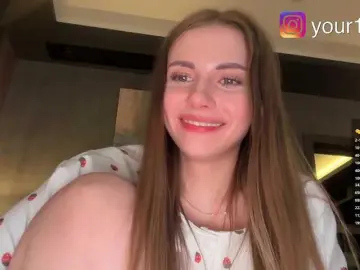 Bongacams Private Sex Chat of -VikkiL0vesCheese-