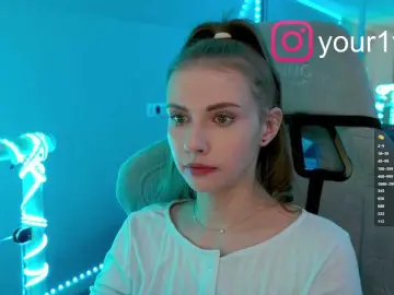 Bongacams Live Sex of -VikkiL0vesCheese-