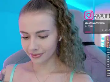 Bongacams Free Porn Cam of -VikkiL0vesCheese-