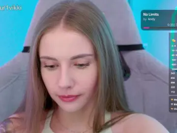 Bongacams Live Sex Cam of -VikkiL0vesCheese-