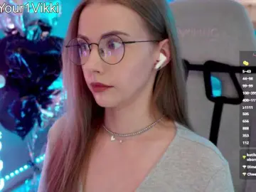 Bongacams Live Porn of -VikkiL0vesCheese-