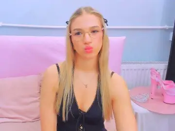 Bongacams Watch Live Sex Cams of EvetteBody