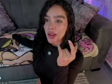Bongacams Watch Live Sex Cams of laurencamila1