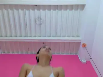 Bongacams Sex Cam of littleeemiily