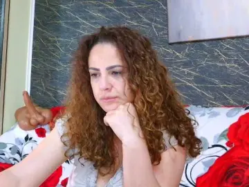 Bongacams Watch Live Sex Cams of curlygirl35