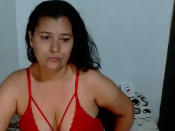 Bongacams Live Sex Cam of Adrianamilf