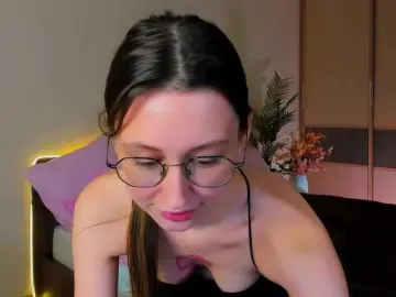 Bongacams Free Porn Cam of YourLovellyStory