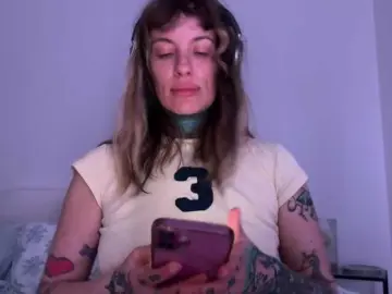 Bongacams Free Porn Cam of iiixbostonxiii