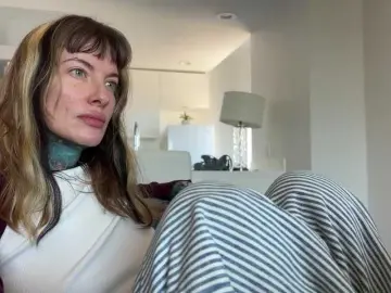 Bongacams Watch Live Sex Cams of iiixbostonxiii