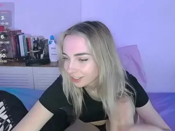 Bongacams Watch Live Sex Cams of Almondmilka