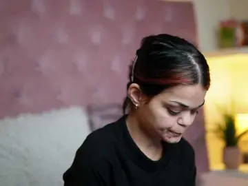 Bongacams Watch Live Sex Cams of MaiaMini