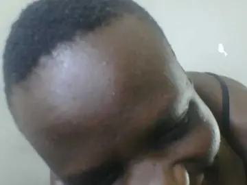 Bongacams Nude Webcam of Petitegoddess