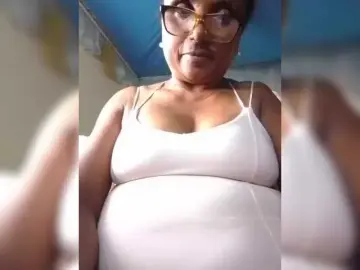 Bongacams Free Porn Cam of hotmomsexy