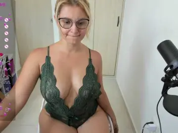 Bongacams Live Sex Cam of Andylovense
