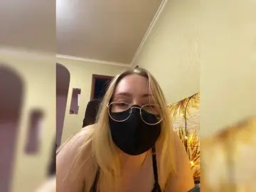 Bongacams Nude Webcam of Donut-red