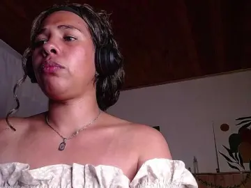 Bongacams Free Porn Cam of Ivonne-collins33