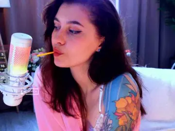 Bongacams Free Live Porn of HoneyCherry