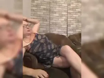 Bongacams Watch Live Sex Cams of CerdAyaz