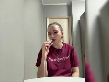 Bongacams Live Sex Cam of KiraSweet